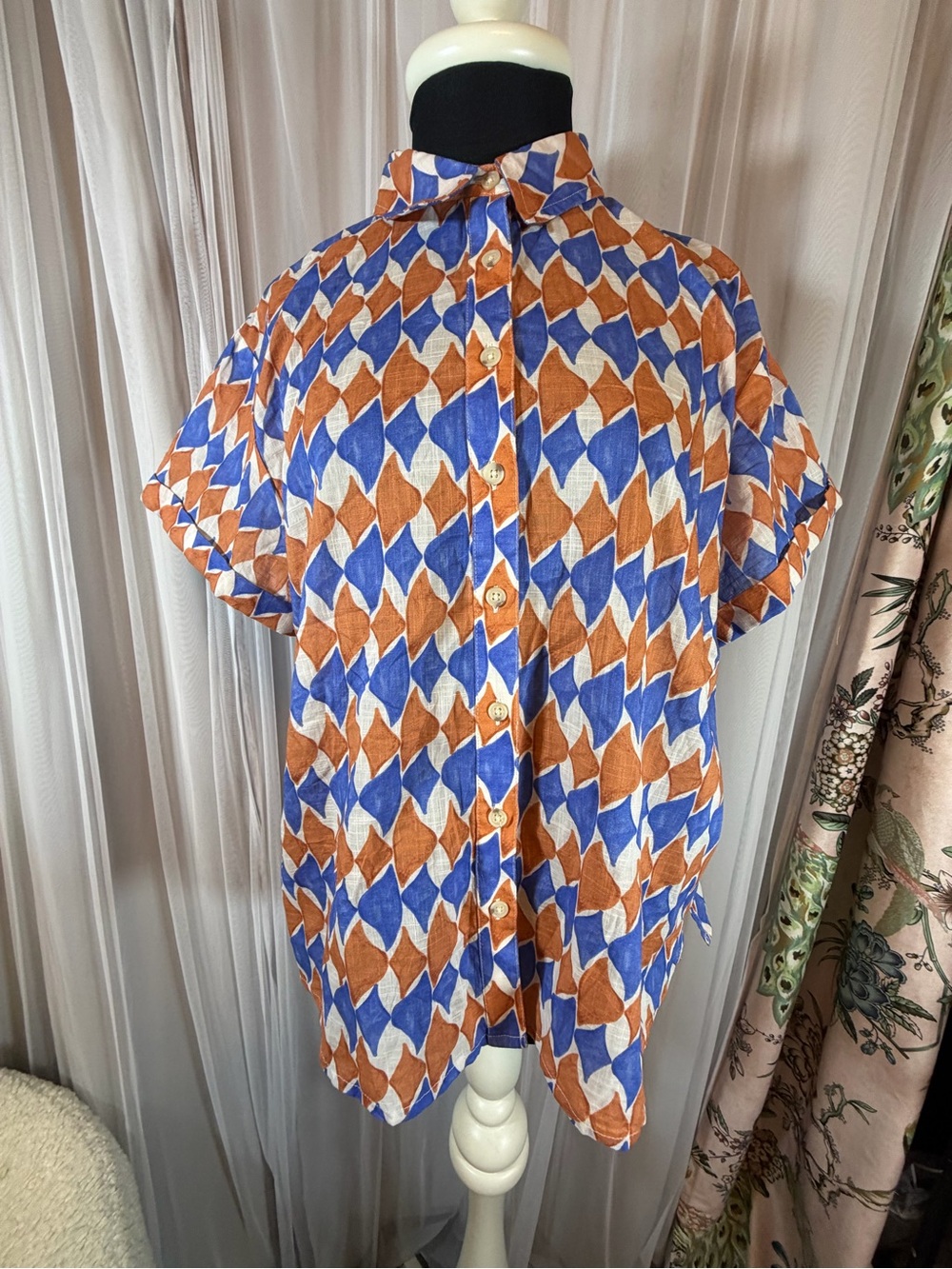 Anthropologie Blue & Brown Geometric Short-Sleeve Button-Down Shirt